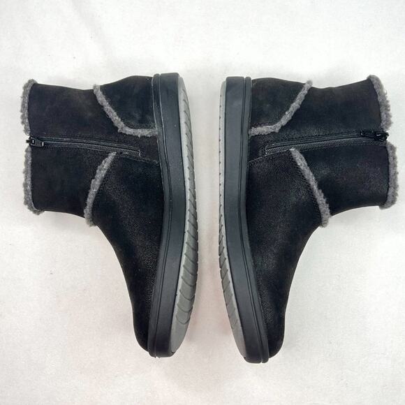 Cloudsteppers by Clarks Black Short Winter Boots 7 - Picture 4 of 11